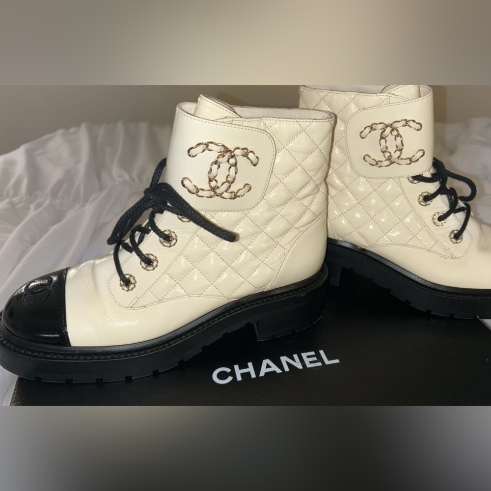 Chanel boots - Picture 1 of 3